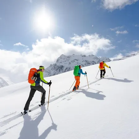 Sonnenchalet Bomhuesle 샬레